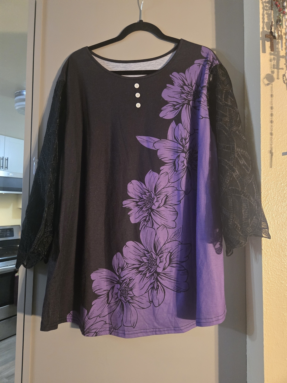 Women's Black & Purple Floral Lace-Sleeve Tunic Top
